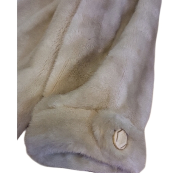 Women's Plush Faux Fur Teddy Jacket - Light Tan/cream - Picture 5 of 6